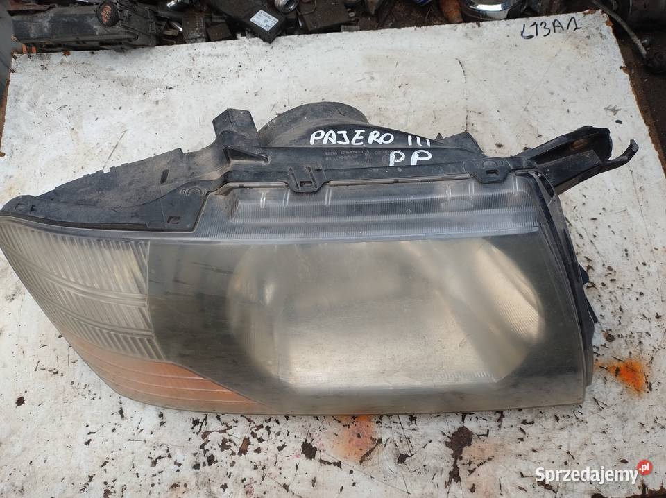 Mitsubishi Pajero III lampa przód prawa Kielce