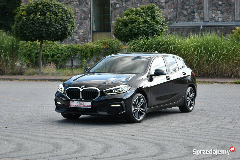 BMW 118 F40 118i 140 Automat 2022r Virtual podgrzewane fotele Kampinos sprzedam