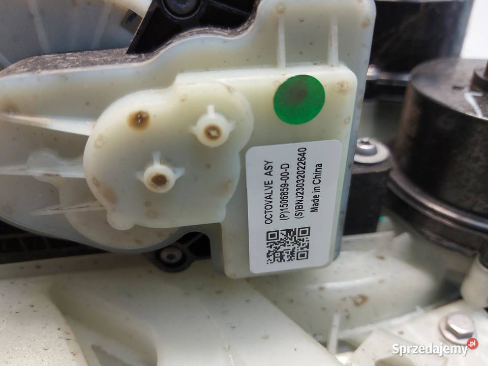 TESLA MODEL Y 2023r Pompa wymiennik ciepła wody