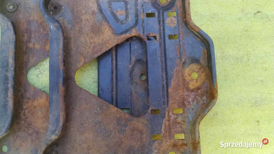 MercedesBenz E W124 Podstawa akumulatora