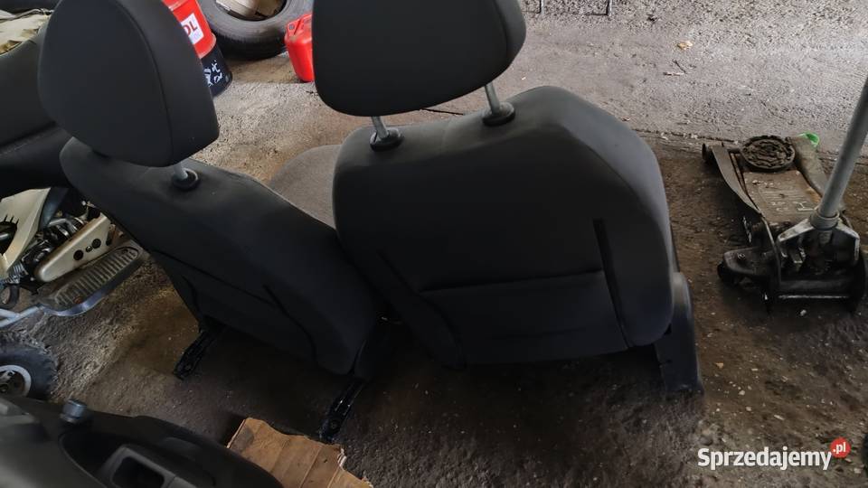 Fotele kanapa Nissan Micra k12 osobowe sprzedam