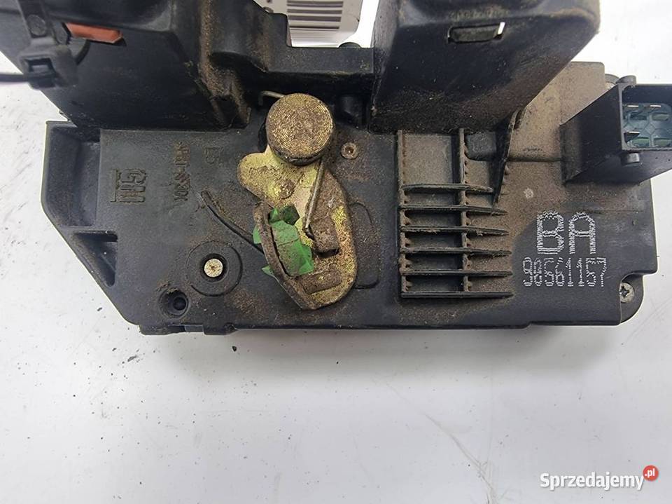 ZAMEK DRZWI LT OPEL ASTRA G 90561157 osobowe Lipno