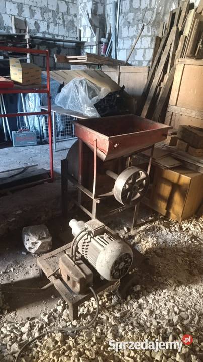 Pług przyczepka siewnik śrutownik silnik 75 kw nieuszkodzony Falki