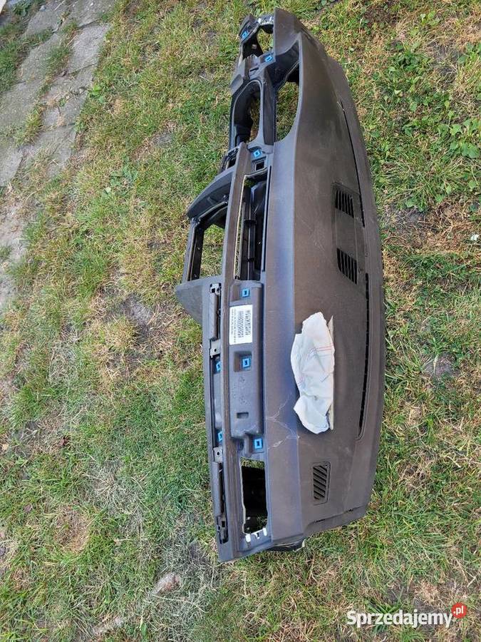 Sprzedam deskę rozdzielczą do bmw e91 2009 do Deski rozdzielcze, konsole Kielcza