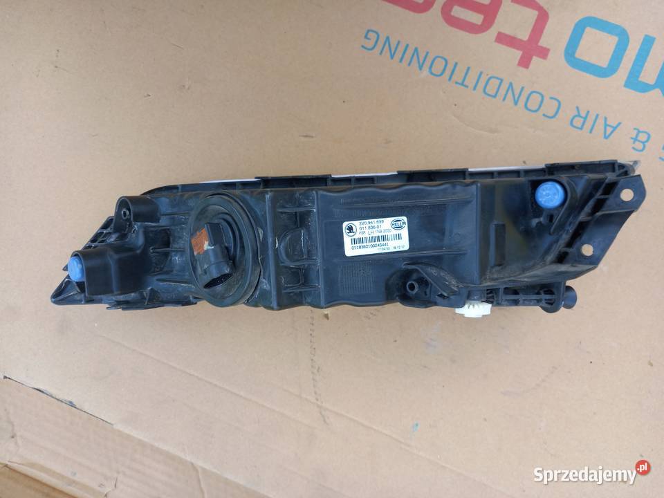 Skoda Superb 3V Lampa przeciwmgielna lewy przód