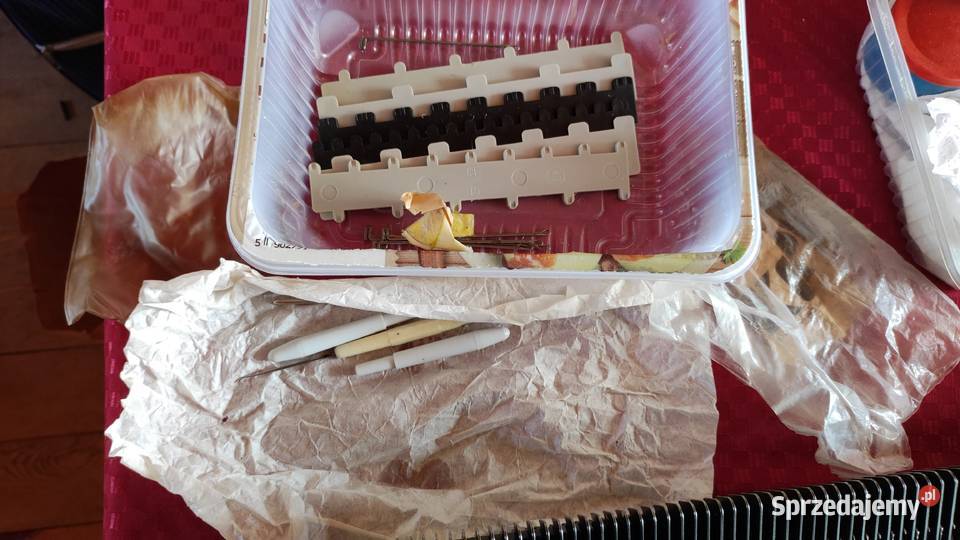 Maszyna dziewiarska raczej uszkodzona duzo Rękodzieło