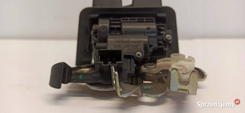 AUDI A7 ZAMEK KLAPY BAGAŻNIKA 8R0827505