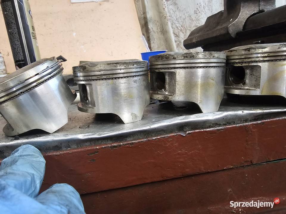 Honda CBR 1000 f sc24 sc21 cylindry tłoki