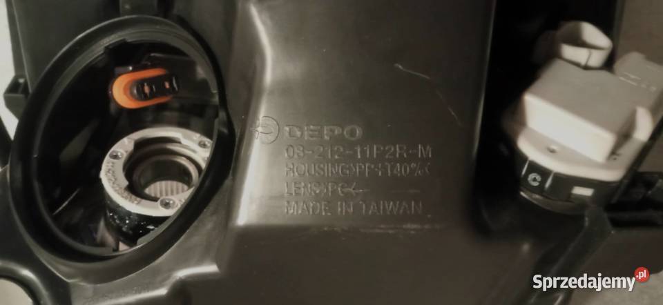 TOYOTA AVENSIS T27 Reflektor Lewy Prawy Przód Lampy przednie mazowieckie Warszawa sprzedam