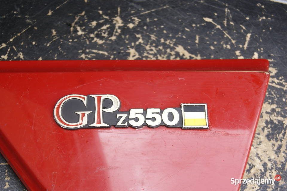 KAWASAKI GPZ 550 GPZ550 BOCZEK POKRYWA EMBLEMAT Mocowania i uchwyty Rybnik