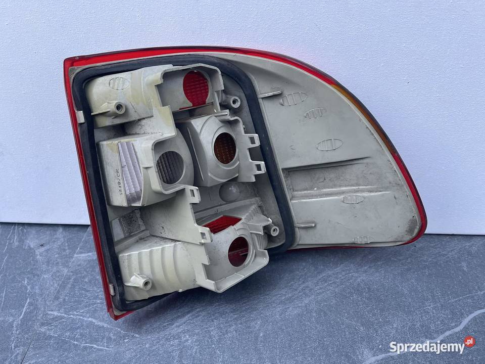 OPEL ASTRA 1 SEDAN CABRIO LEWA LAMPA TYŁ Ostroróg
