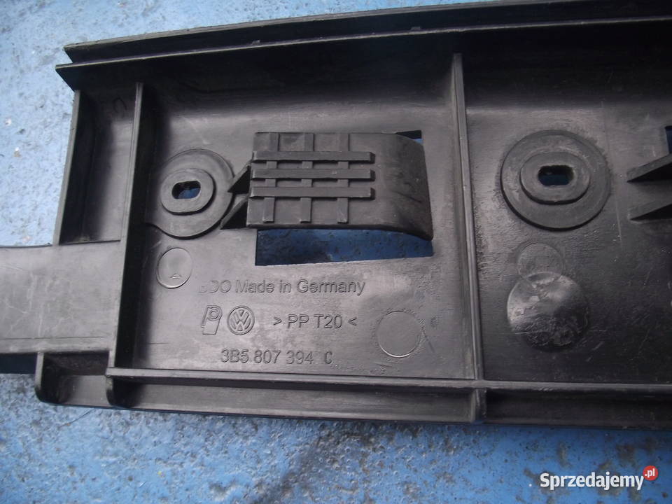 Ślizg zderzaka tylnego Vw Passat B5 sedan Zderzaki