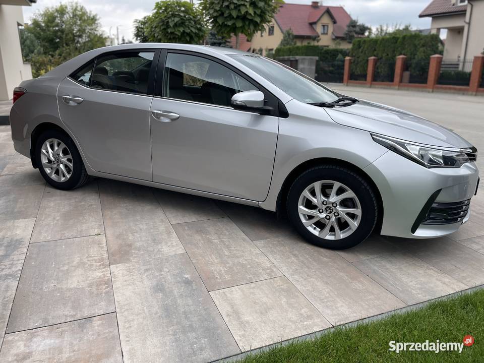 Toyota Corolla 16 132 bezwypadkowa salon Warka