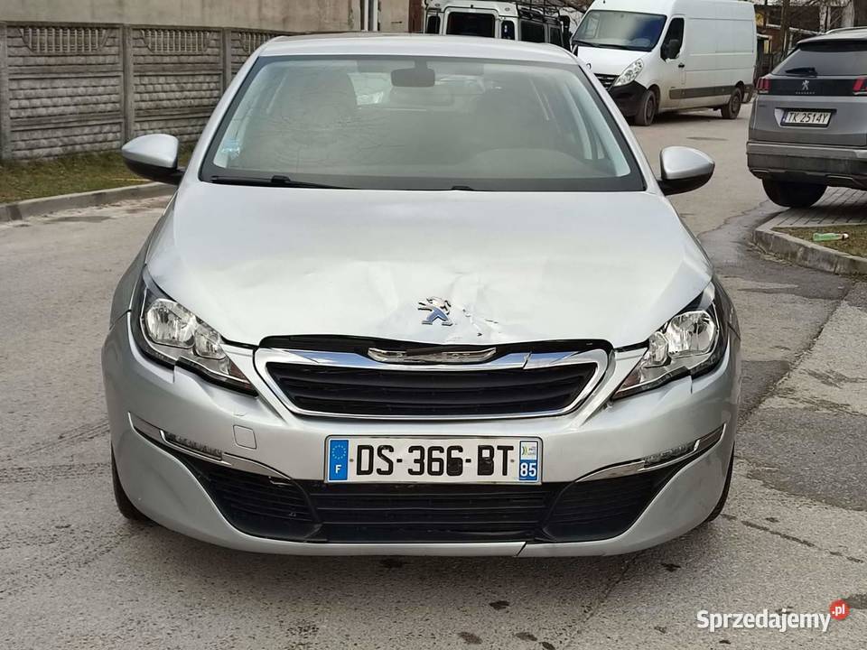 Peugeot 308 12 benzyna 82 Active 67000 VAT marża Kielce