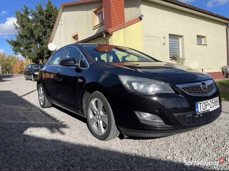Sprzedam Opla Astrę j 17 cdti centralny zamek Opatów sprzedam