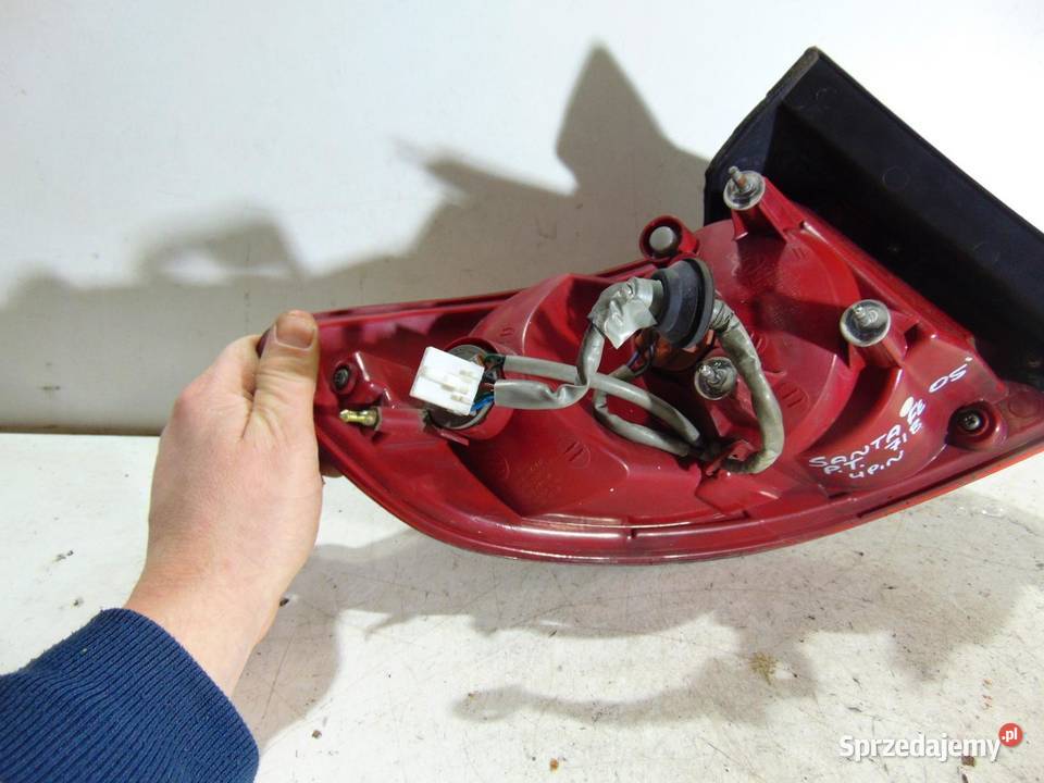 LAMPA PRAWA TYLNA TYŁ 4 PIN HYUNDAI SANTA FE II wielkopolskie