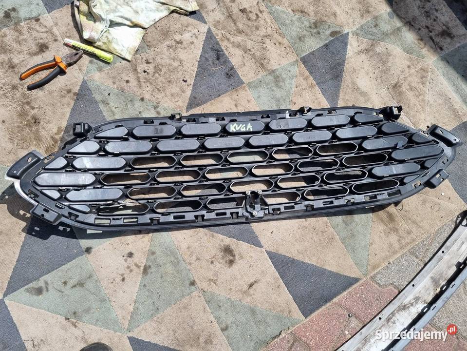 GRILL ATRAPA KUGA MK3 LV4B8200GD LV4B8150DC