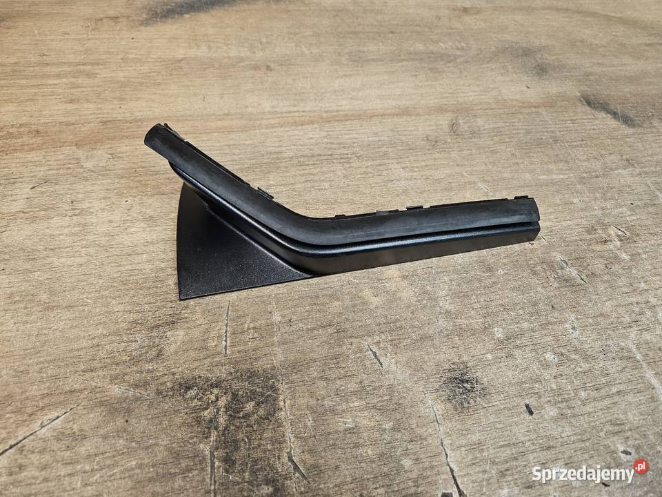 VW ID3 ID3 LISTWA POD LAMPE PRAWA TYŁ 10A945312 osobowe Listwy i nakładki