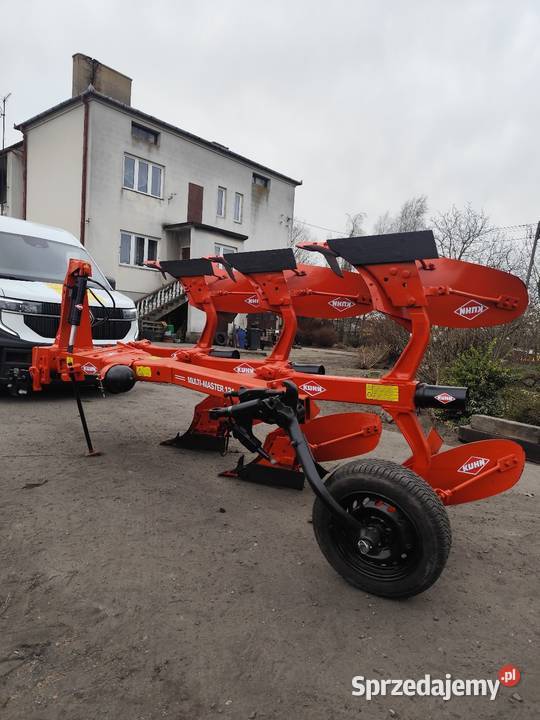 Pług obrotowy Kuhn 3 skibowy zabezpieczenie łódzkie Żychlin