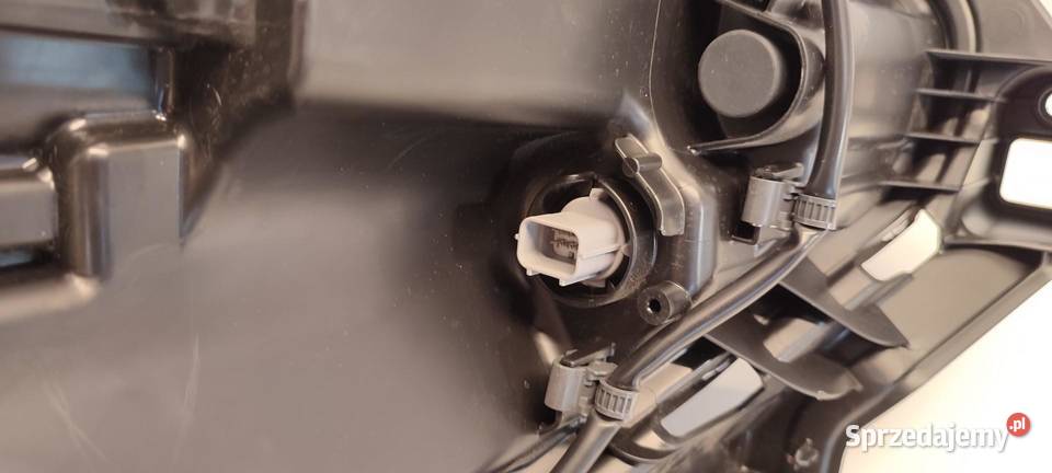 SUZUKI SWIFT MK9 LAMPA PRAWY PRZÓD ANGLIK RHD