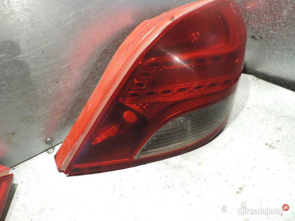 PEUGEOT 207 HB LIFT LAMPA PRAWA TYLNA PRAWY TYŁ Rok produkcji 2011 Nowy Sącz