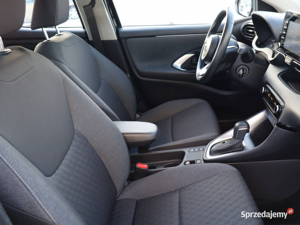 Toyota Yaris 15 VVTi Hybrid Rok produkcji 2021 Yaris mazowieckie Piaseczno