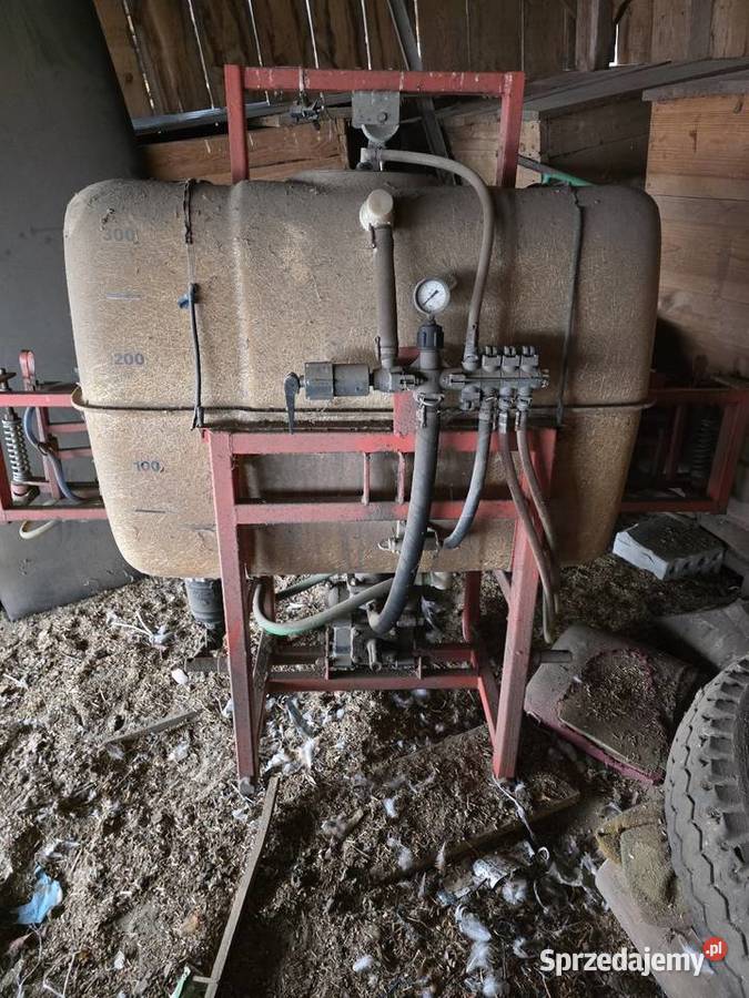 Opryskiwacz polowy zawieszany Czerwona Wola