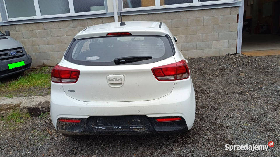kia rio 72023 12 benzin 61kw 85000 uszkodzona Rio Bochnia