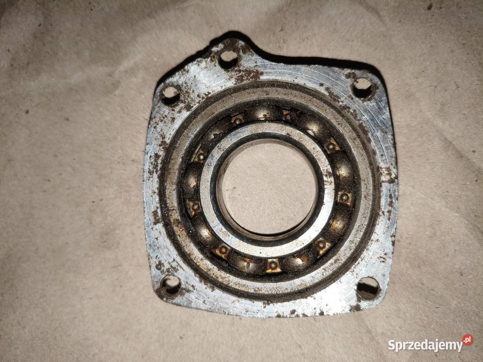 Przednia podpora wału korbowego silnika K750 M72