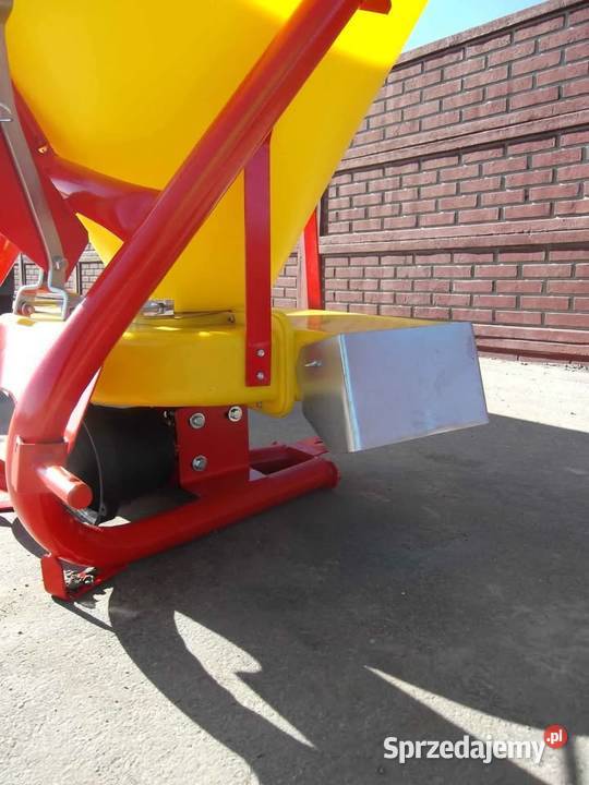 Rozsiewacz nawozów STRUMYK lejek jednotarczowy Mogilno Duże