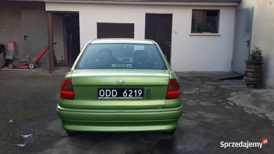 Opel Astra classic 14 benzyna produkcji 1999 Łubniany