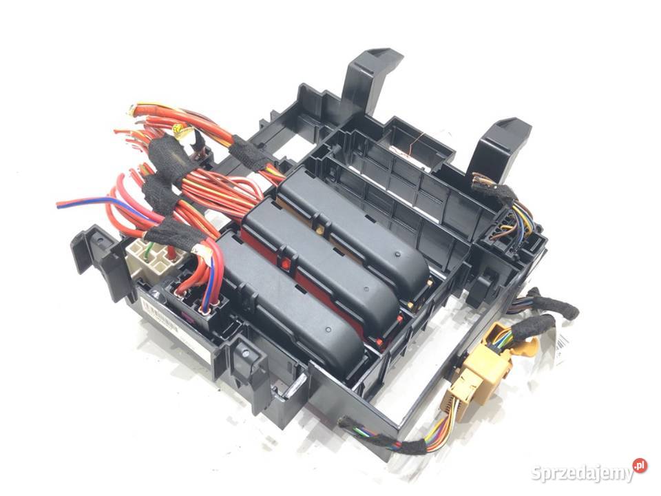 SKRZYNKA BEZPIECZNIKÓW AUDI Q7 4M 4M0971845 SUV osobowe Skrzynki bezpieczników sprzedam