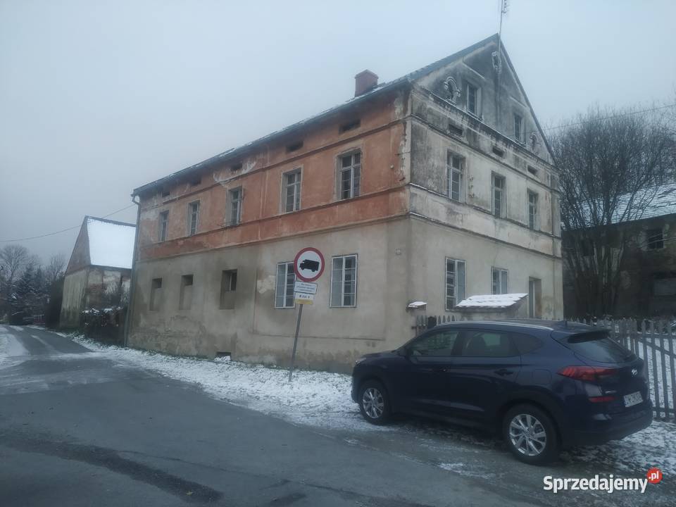 Dom plus stodoła i 2200 m2 Laski