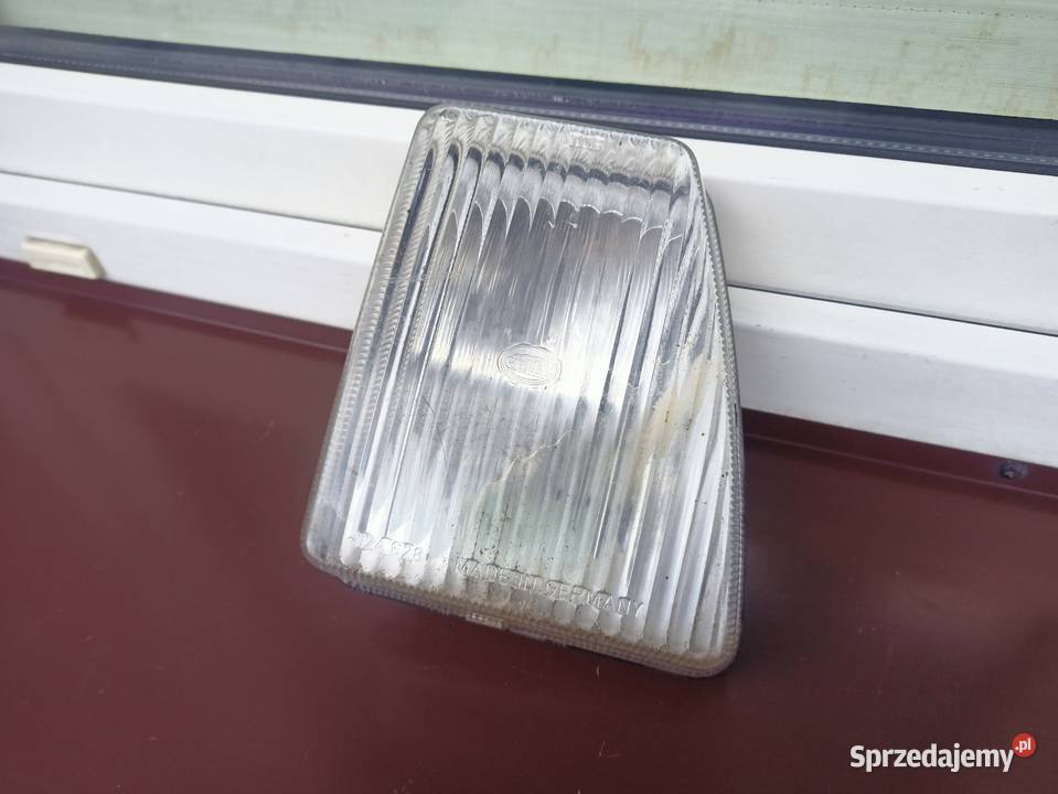 VW Passat B2 halogen atrapa prawy pasażera Hella Sieradz