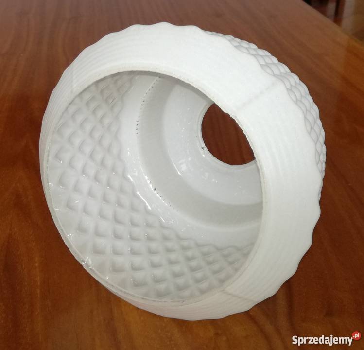 Lampa wisząca z białym szklanym kloszem PRL mazowieckie Warszawa sprzedam