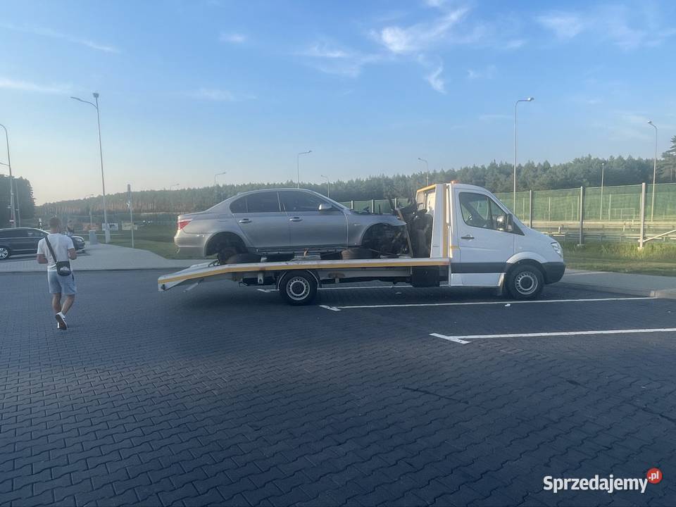 Pomoc drogowa AUTOLAWETA transport 247 Izbica Kujawska usługi moto