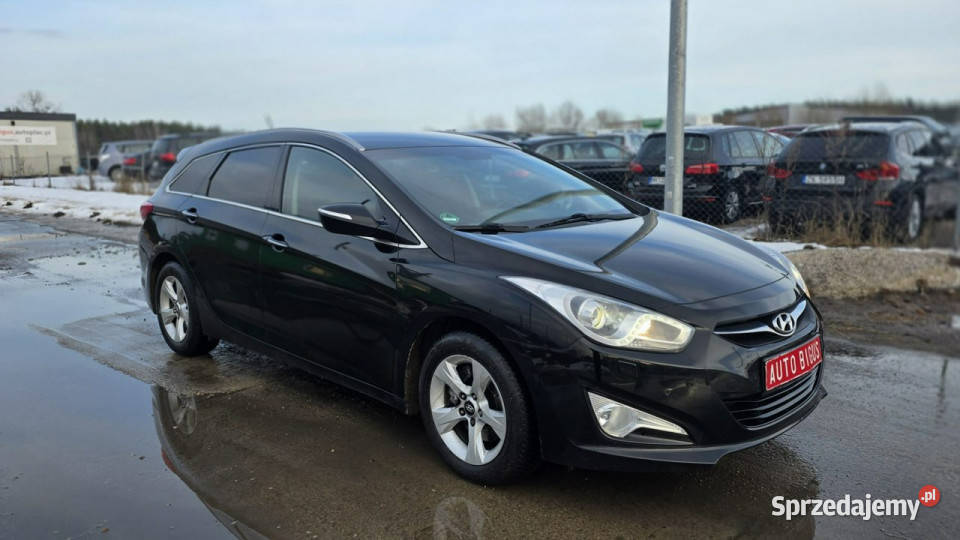 Hyundai i40 ledy xsenon duza navi mały przebieg centralny zamek Lębork