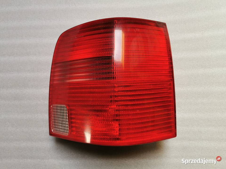 Lampa Prawy Tył Tylna Prawa VW Passat B5 Kombi osobowe Wyszków