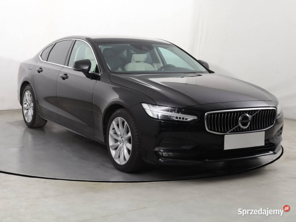 Volvo S90 D4