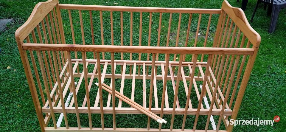Łóżeczko dziecięce drewniane