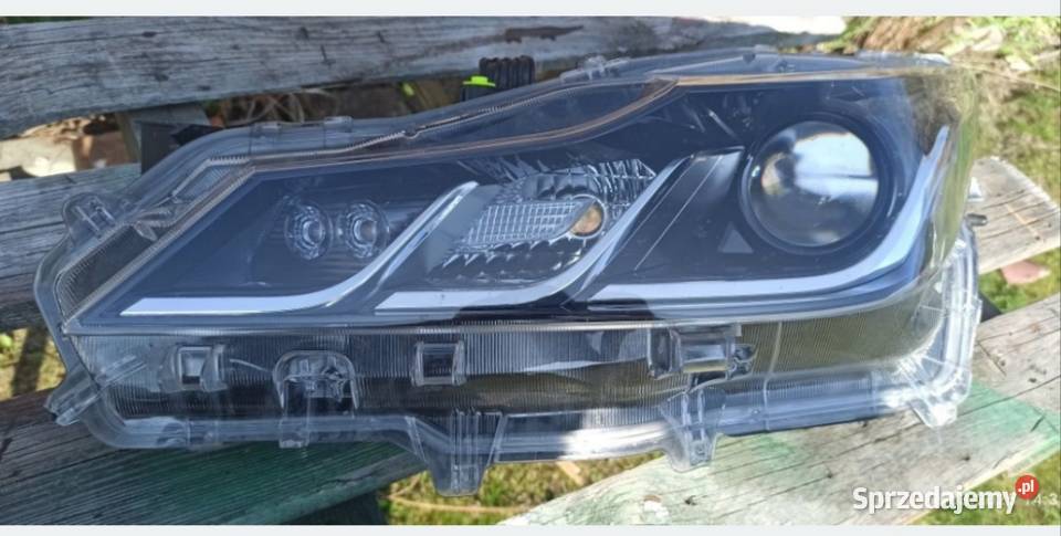 Reflektor Toyota Corolla 2019 lewy i prawy przód Szczawno-Zdrój sprzedam