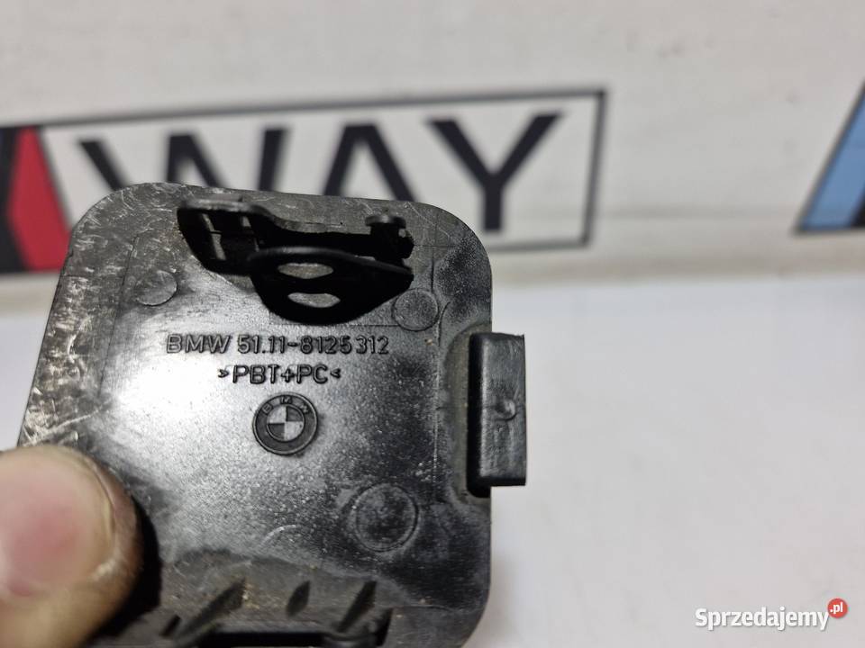 BMW E38 ZAŚLEPKA HAKA ZDERZAKA PRZÓD 8125312