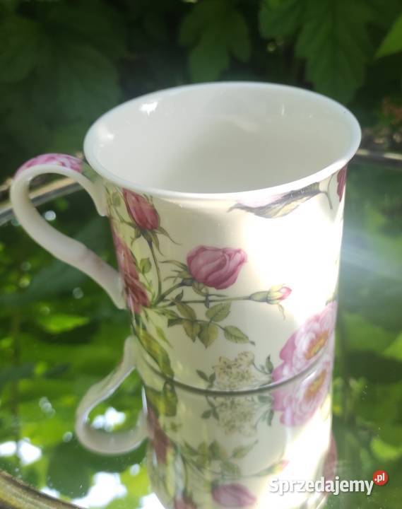 KUBEK Z MOTYWEM RÓŻANYM
FINE BONE PORCELANA Pabianice sprzedam