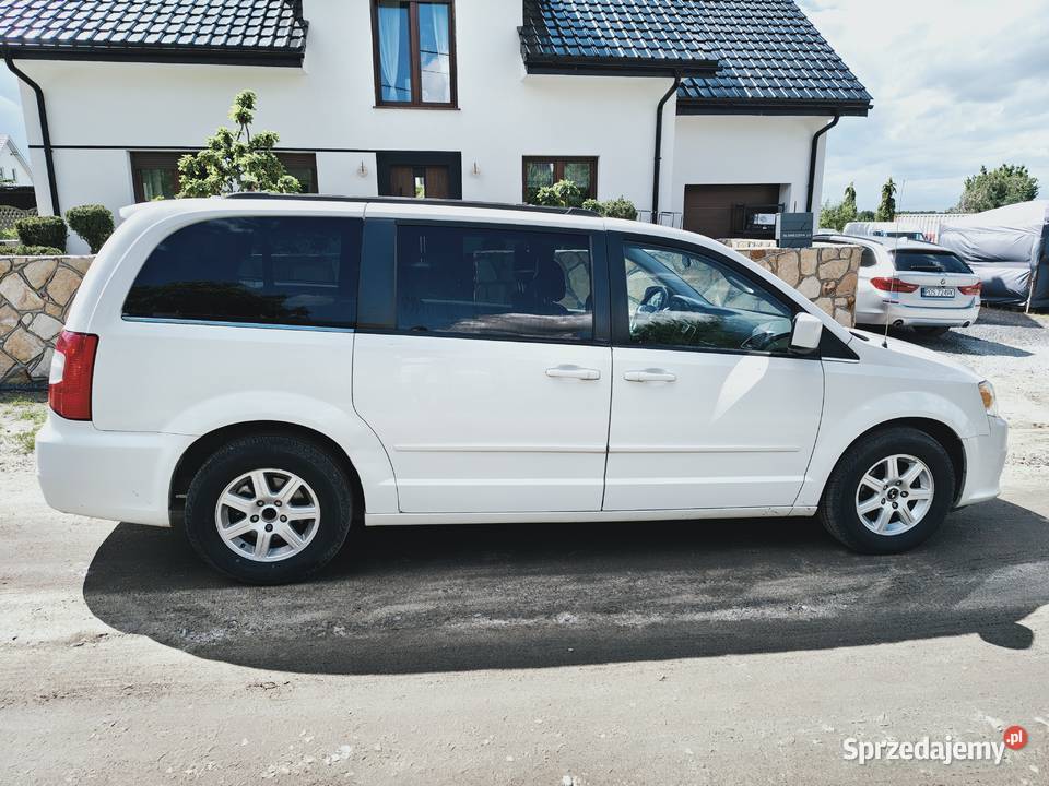 Chrysler Town and country Grand Voyager 36 Rok produkcji 2011 Ostrów Wielkopolski
