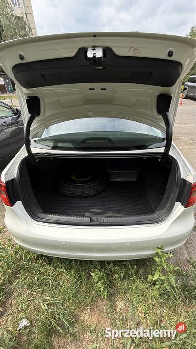 VW Jetta S benzyna LPG 2litrowy silnik 158 Warszawa