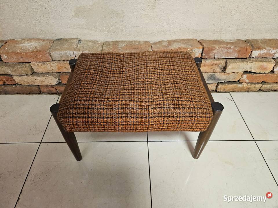 Taboret TAPICEROWANY PRL mocna konstrukcja Stołki i taborety Pszczyna