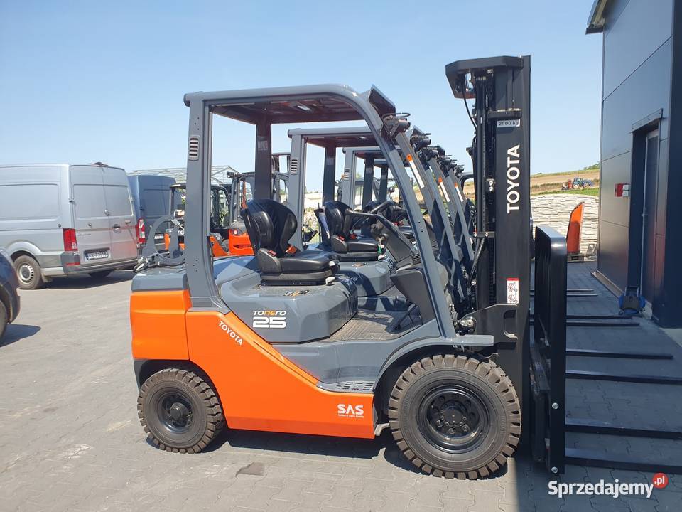 Wózek TOYOTA 8FGF15 Triplex 2023r Nowy Wolny gaz sprzedam