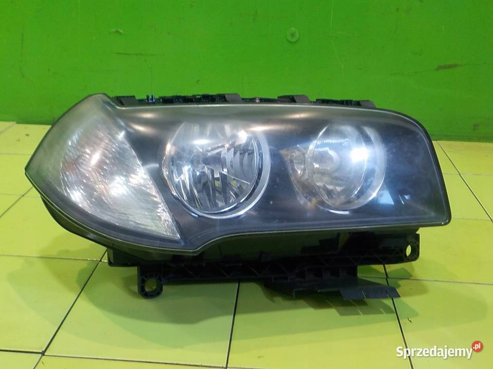 BMW X3 E83 LIFT 07r 5D lampa prawa przod 7162196 osobowe Lampy przednie