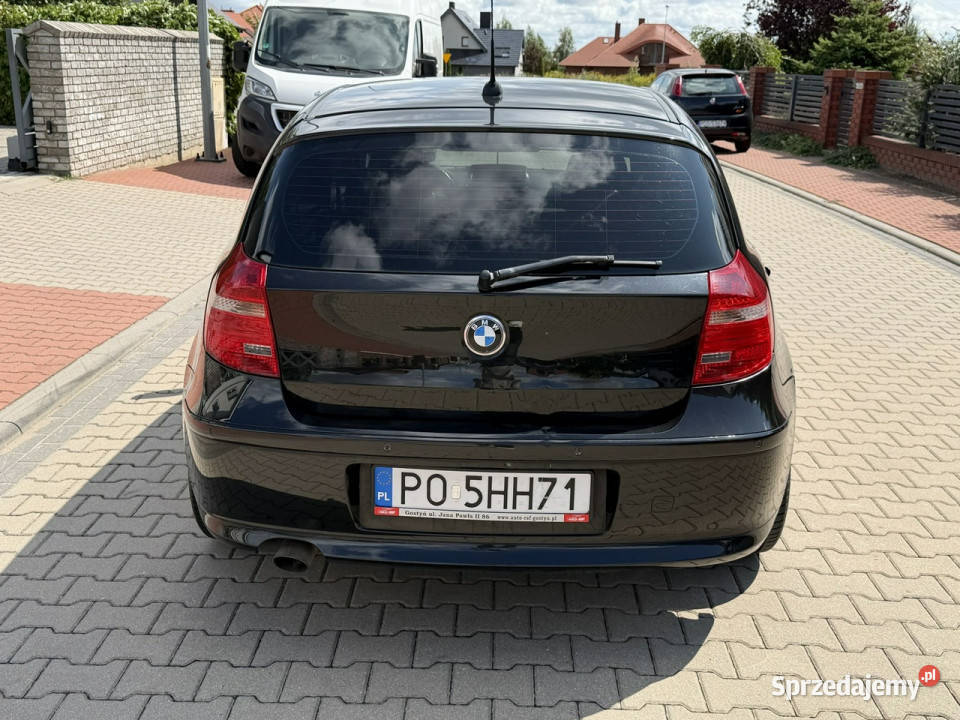 BMW 118 BMW 118d 143 Navi Podgrzewane fotele czarny sprzedam