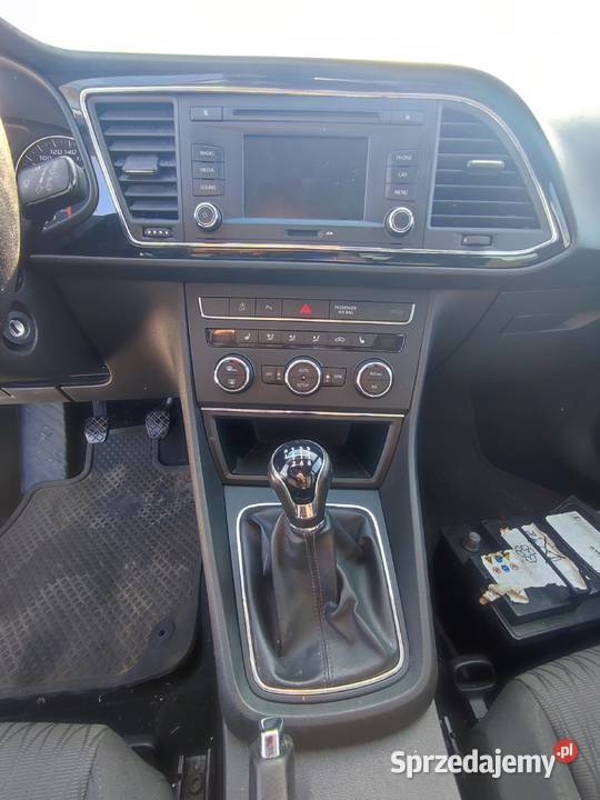 SEAT LEON 12 BENZYNA 2015R 125000 benzyna Leon Kielce